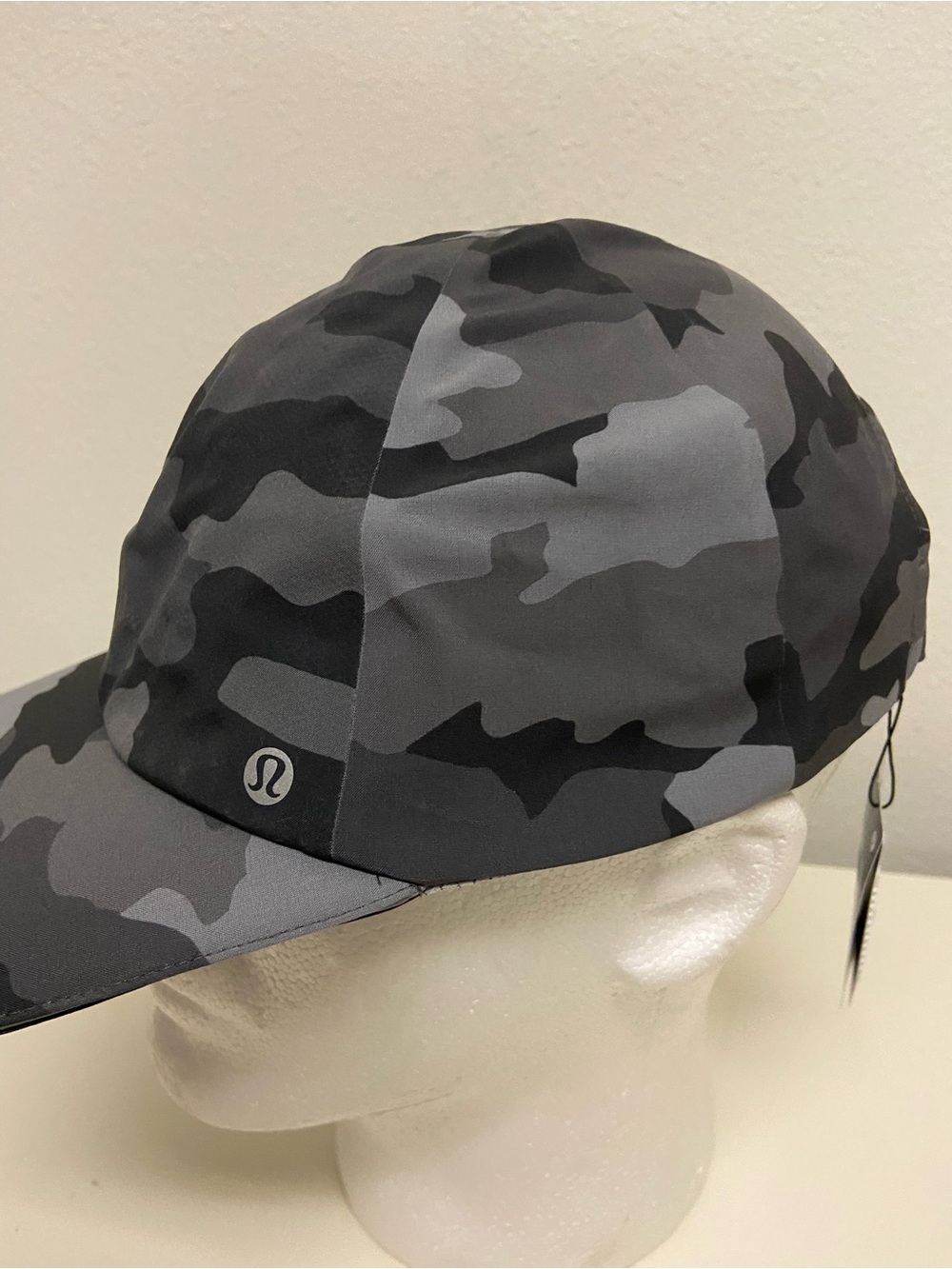 New Lululemon Fast and Free Running Hat Cap in Heritage 365 Camo NWT Black Gray